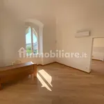 Affitto 3 camera appartamento di 169 m² in Bari