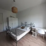 Appartement de 9964 m² avec 4 chambre(s) en location à Dijon