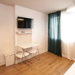 Rent 2 bedroom apartment of 20 m² in Barcelona