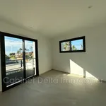 Rent 4 bedroom house of 123 m² in Bandol