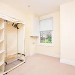 Flat to rent in York Road, Guildford GU1