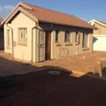 Rent 2 bedroom house of 312 m² in Soweto