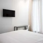 Rent a room of 200 m² in Madrid