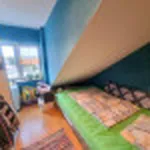 Reizende 4 Zimmer-DG-Wohnung mit Balkon, Garage und EBK in Kahl!