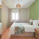 Rent a room of 140 m² in Lisboa