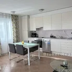 Najam 2 spavaće sobe stan od 75 m² u Split