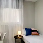 Rent 5 bedroom apartment in Madrid