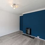 Rent 3 bedroom flat in East Midlands