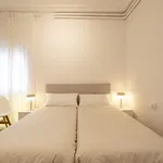 Rent 6 bedroom apartment of 118 m² in Barcelona