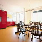 Miete 2 Schlafzimmer wohnung von 807 m² in Zurich