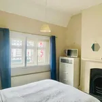 Town house to rent in High Street, Eton, Windsor SL4