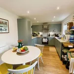 Rent 4 bedroom flat in Yorkshire And The Humber