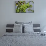 Miete 2 Schlafzimmer wohnung von 646 m² in Dusseldorf