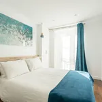 Rent 2 bedroom apartment of 500 m² in Paris