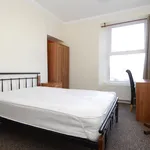 Rent 3 bedroom flat in South West England