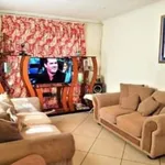 Rent 3 bedroom house of 1048 m² in Johannesburg