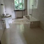 Rent 5 bedroom house of 175 m² in Lurate Caccivio