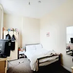 Rent 4 bedroom flat in Nottingham