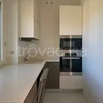 Affitto 4 camera appartamento di 154 m² in Padenghe sul Garda