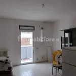 Affitto 3 camera appartamento di 80 m² in Andria