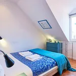 Rent 4 bedroom apartment of 50 m² in Lisboa