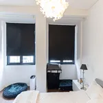 Rent 1 bedroom apartment of 432 m² in Porto