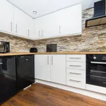 Rent 3 bedroom apartment in Leeds