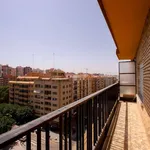 Rent a room of 100 m² in valencia