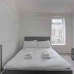 Rent 4 bedroom flat of 117 m² in Liverpool