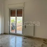 Affitto 5 camera appartamento di 140 m² in Palermo