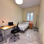 Rent a room of 102 m² in Madrid