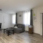 Rent 1 bedroom apartment of 484 m² in Paris