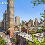 Rent 4 bedroom apartment of 269 m² in New York City