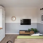 Rent 6 bedroom apartment of 65 m² in Stuttgart