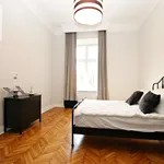 Rent 5 bedroom apartment of 168 m² in Krakow