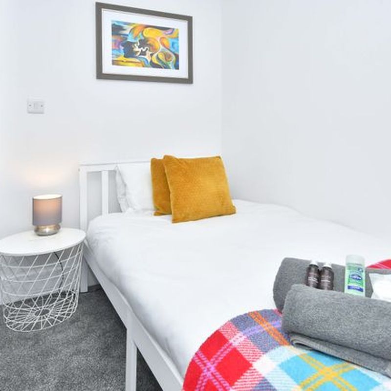 Room to rent in Minshull New Road, Crewe CW1 Woolstanwood