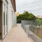 Rent 2 bedroom apartment of 68 m² in Lisbon