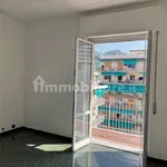 Affitto 3 camera appartamento di 98 m² in Genoa