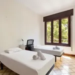 Rent 4 bedroom apartment of 159 m² in Barcelona