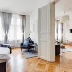 Pronajměte si 2 ložnic/e byt o rozloze 85 m² v Prague