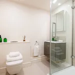 Rent 2 bedroom apartment of 96 m² in London