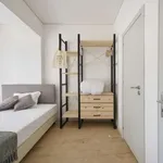 Rent a room in lisbon