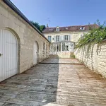 Maison de 171 m² avec 7 chambre(s) en location à CHANTILLY