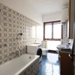 Rent 4 bedroom apartment of 100 m² in Milano