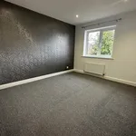 Rent 3 bedroom flat in Wakefield