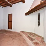 Affitto 3 camera casa di 73 m² in Pistoia