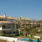 Rent 4 bedroom house of 330 m² in Ντράφι