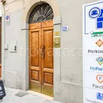 Affitto 3 camera appartamento di 100 m² in Firenze