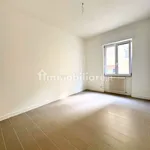 Rent 3 bedroom apartment of 75 m² in Naples