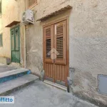 Affitto 4 camera appartamento di 89 m² in Palermo